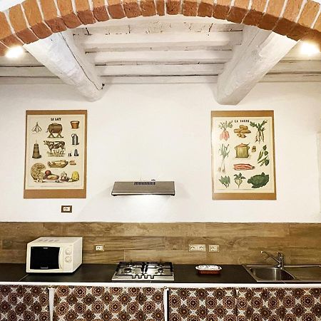 Appartamento Con Piscina E Giardino A シエーナ エクステリア 写真