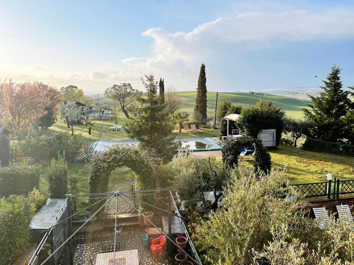 Appartamento Con Piscina E Giardino A シエーナ エクステリア 写真