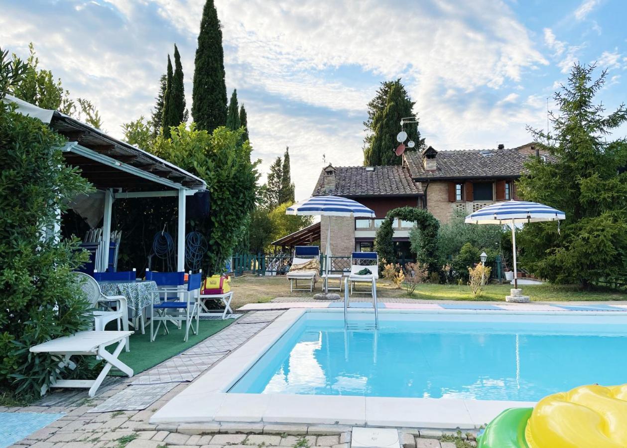 Appartamento Con Piscina E Giardino A シエーナ エクステリア 写真