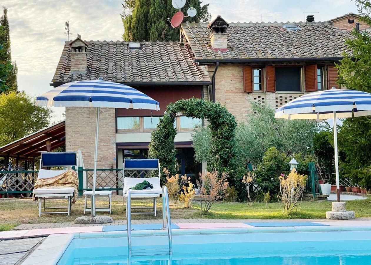 Appartamento Con Piscina E Giardino A シエーナ エクステリア 写真